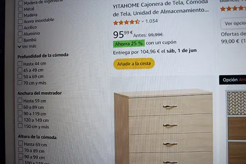 Captura de una web de tienda en línea de muebles